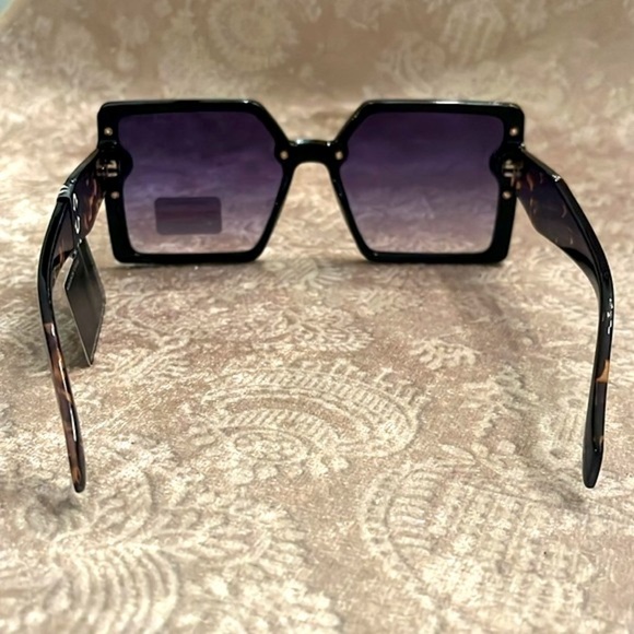 Brand New True Religion Oversized Square Sunglasses Tortoise Purple Lens - Picture 5 of 15